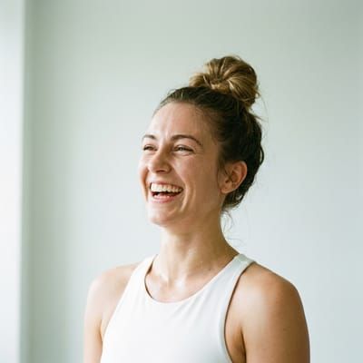 Nuria, 27
